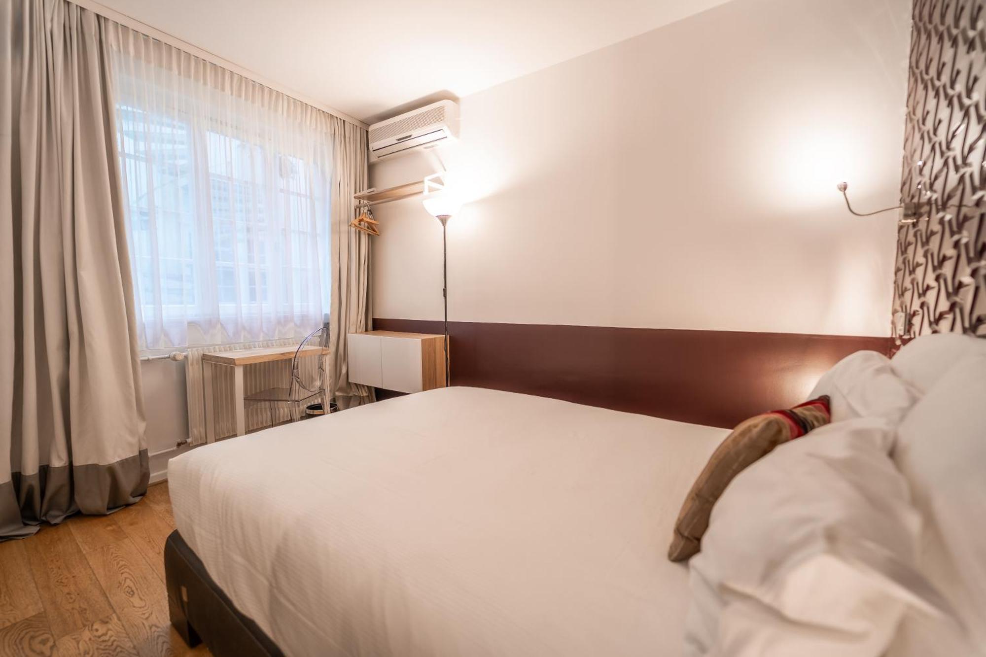 Small Double Room,1666025235:JPEG